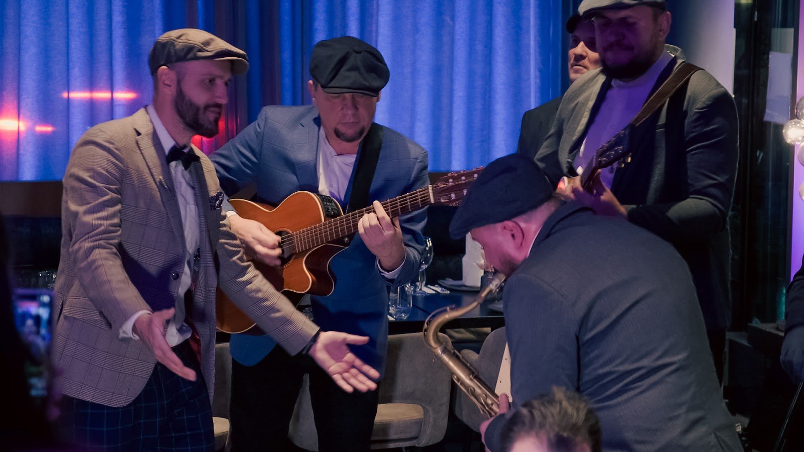 Peaky Voices Live